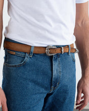 Carica l'immagine nel visualizzatore di Gallery, ALBERTO LUTI Cintura texana scamosciata con fibbia e puntale lavorati