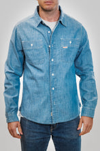 Carica l'immagine nel visualizzatore di Gallery, IRON&amp;RESIN Fairmont Chambray Shirt
