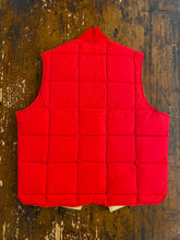 Carica l'immagine nel visualizzatore di Gallery, CHESAPEAKE'S Seattle Down Vest Col.Rosso
