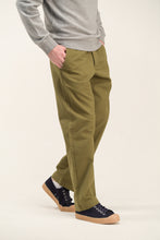 Carica l'immagine nel visualizzatore di Gallery, CHESAPEAKE'S Micro Canvas Officer Chino Col.Military green
