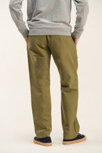 Carica l'immagine nel visualizzatore di Gallery, CHESAPEAKE'S Micro Canvas Officer Chino Col.Military green
