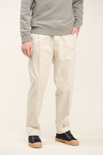 Carica l'immagine nel visualizzatore di Gallery, TELACRUDA Uniform Pleat Chino Col.White raw
