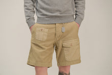 Carica l'immagine nel visualizzatore di Gallery, CHESAPEAKE'S Deck Short Harbour Col.Sand
