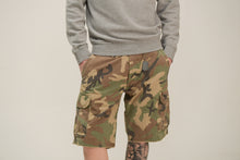 Carica l'immagine nel visualizzatore di Gallery, CHESAPEAKE'S Cargo Short Barras Col.Camo
