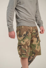 Carica l'immagine nel visualizzatore di Gallery, CHESAPEAKE'S Cargo Short Barras Col.Camo
