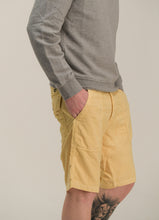 Carica l'immagine nel visualizzatore di Gallery, CHESAPEAKE'S Fatigue Short Corduroy Shannon Col.Lemon
