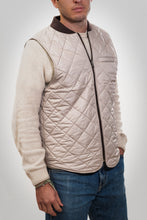 Carica l'immagine nel visualizzatore di Gallery, BL'KER Wool Vest Reversible Owl Col.Brown
