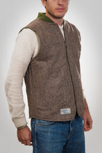 Carica l'immagine nel visualizzatore di Gallery, CHESAPEAKE'S Onion Liner Vest Seawolf double face HBT Wool Col.Military

