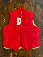 Carica l'immagine nel visualizzatore di Gallery, CHESAPEAKE'S Seattle Down Vest Col.Rosso
