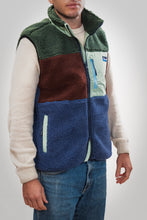 Carica l'immagine nel visualizzatore di Gallery, PENFIELD Mattawa Vest in Blue indigo
