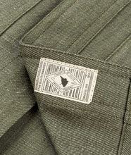 Carica l&#39;immagine nel visualizzatore di Gallery, P41 Utility Jacket THE QUARTERMASTER
