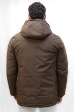 Carica l&#39;immagine nel visualizzatore di Gallery, Short Parka AT.P.CO Mod.A253MILCAR646 brown
